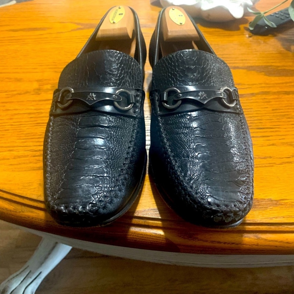 Black Mezlan Loafers. Ostrich. Size 10.